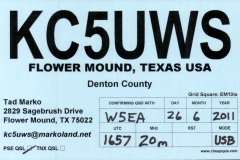 999045